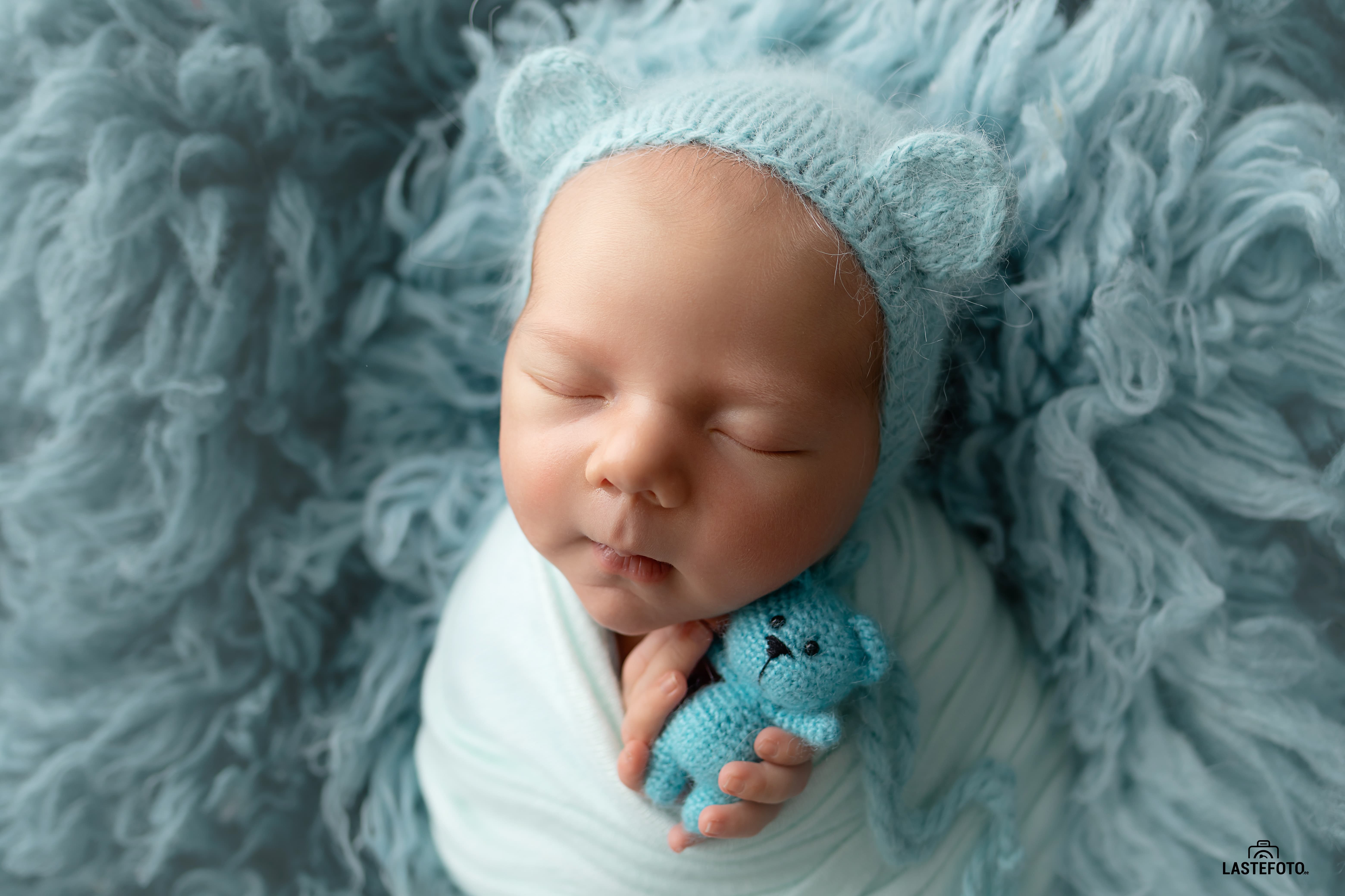 Newborn photo shoot in the studio in Tallinn