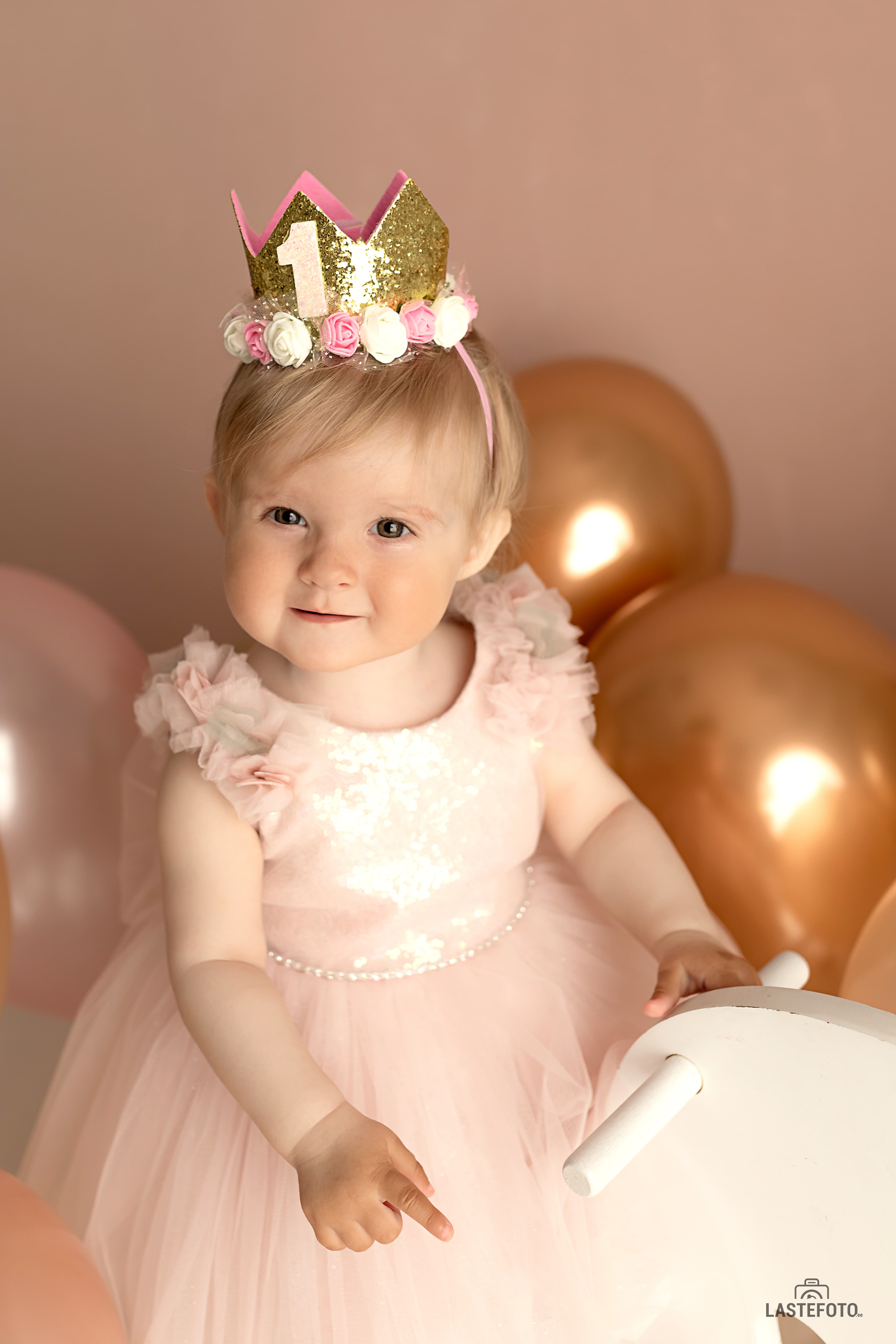 Baby's first birthday photo session in the studio in Tallinn