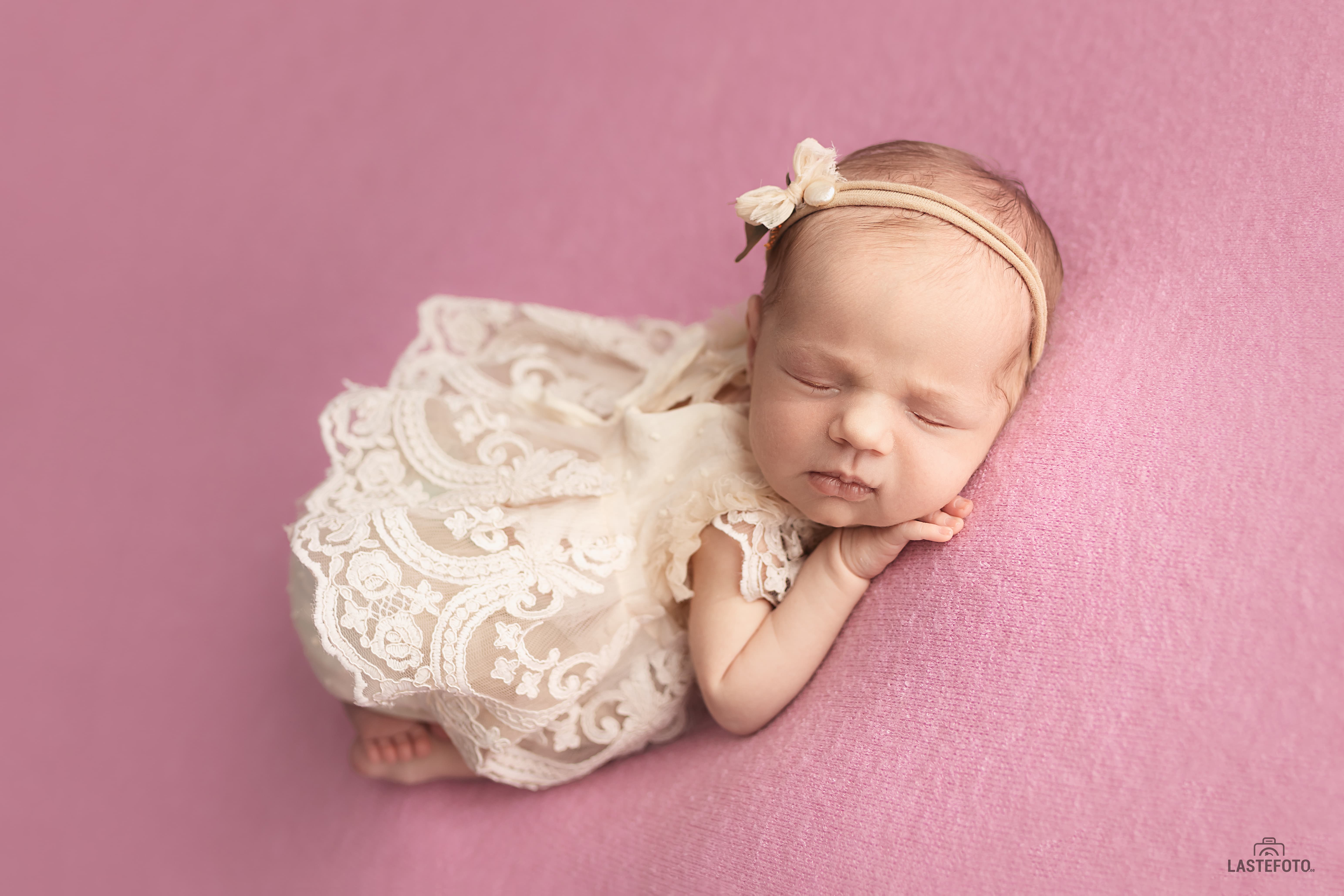 Benefits of Hiring a Professional Fine Art Newborn Photographer