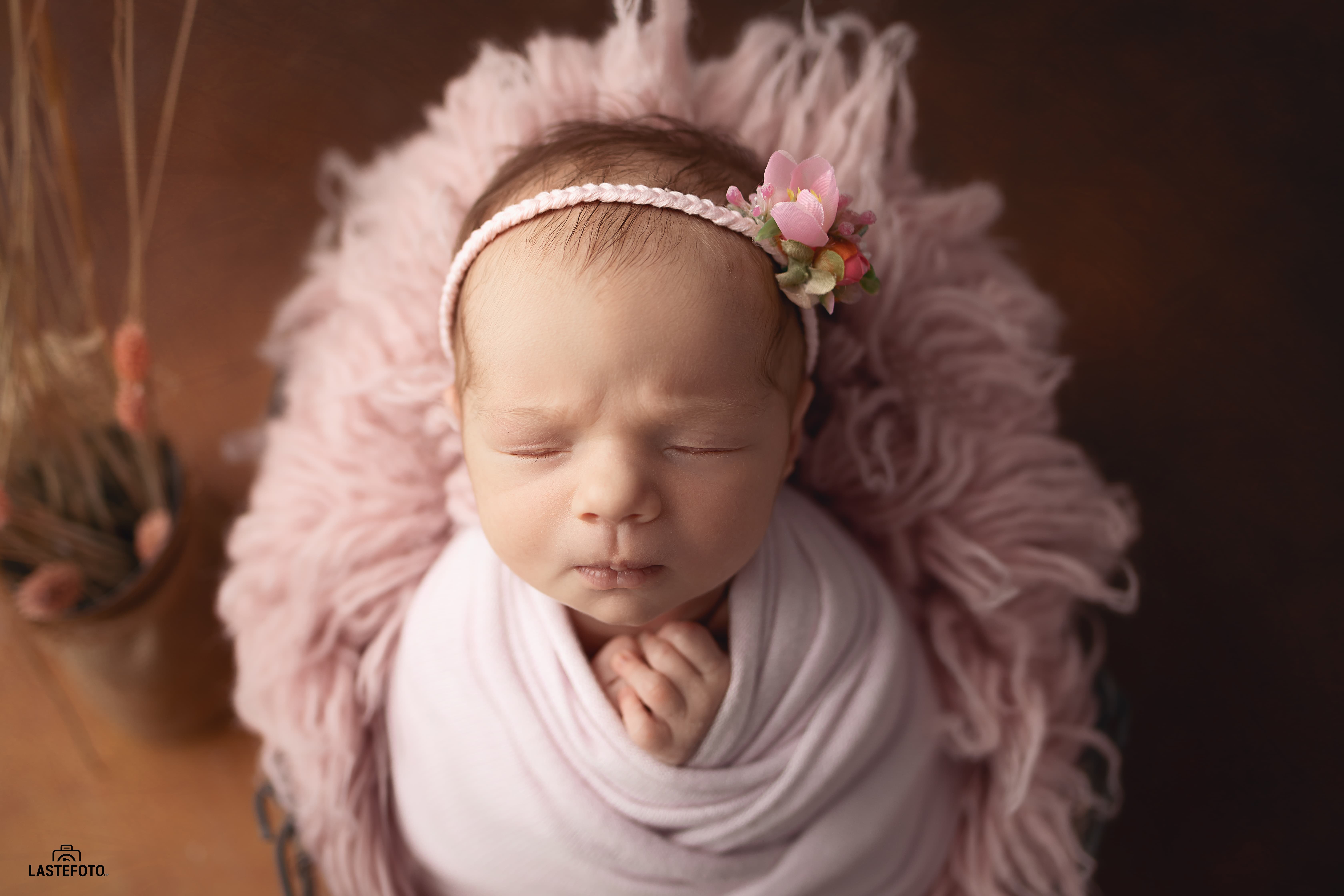 Benefits of Hiring a Professional Fine Art Newborn Photographer