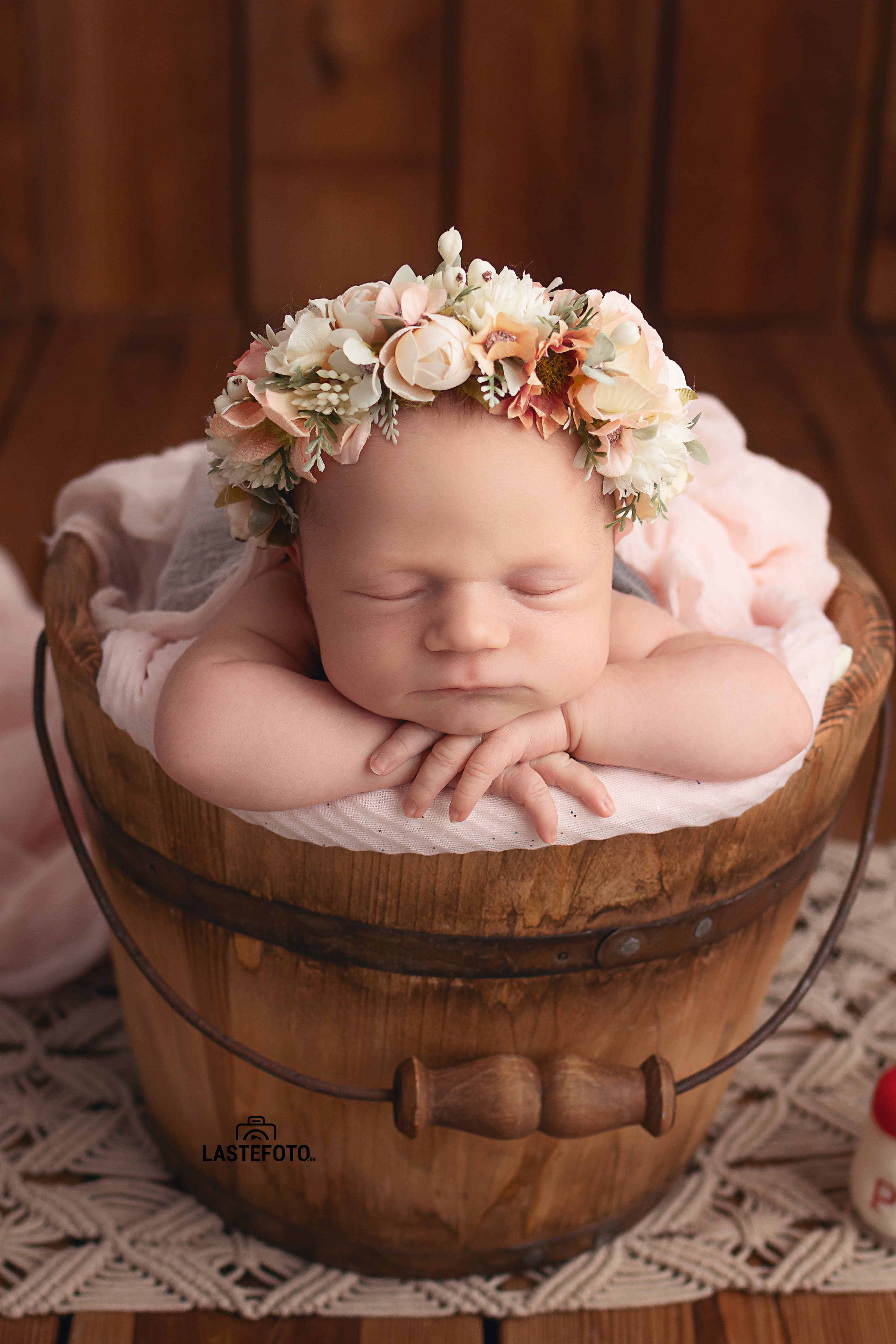 How to Choose the Right Fine Art Newborn Photographer