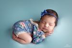 How to choose a newborn photographer