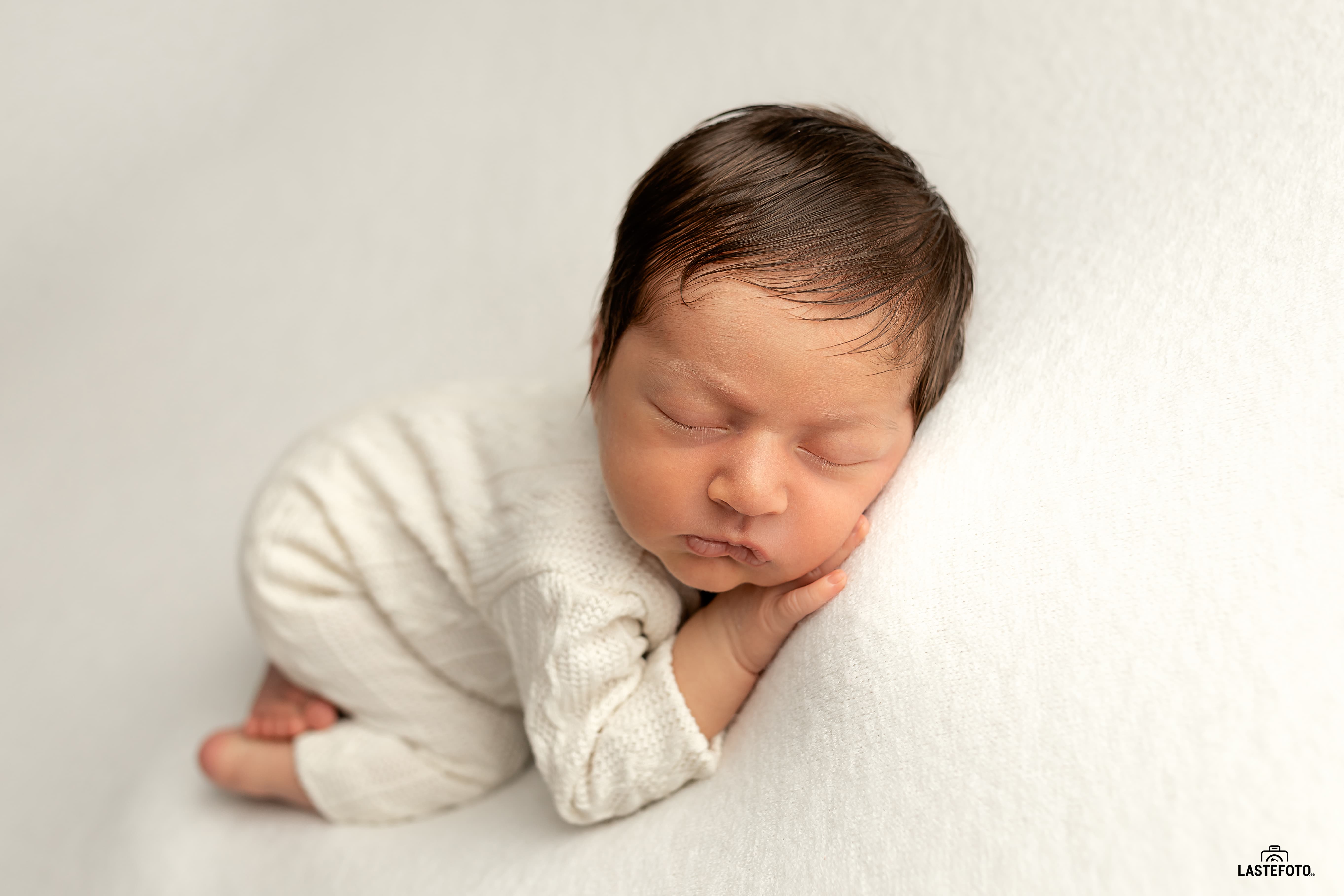 Newborn photo shoot in Tallinn