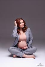 Vogue style pregnancy photo shoot in Tallinn